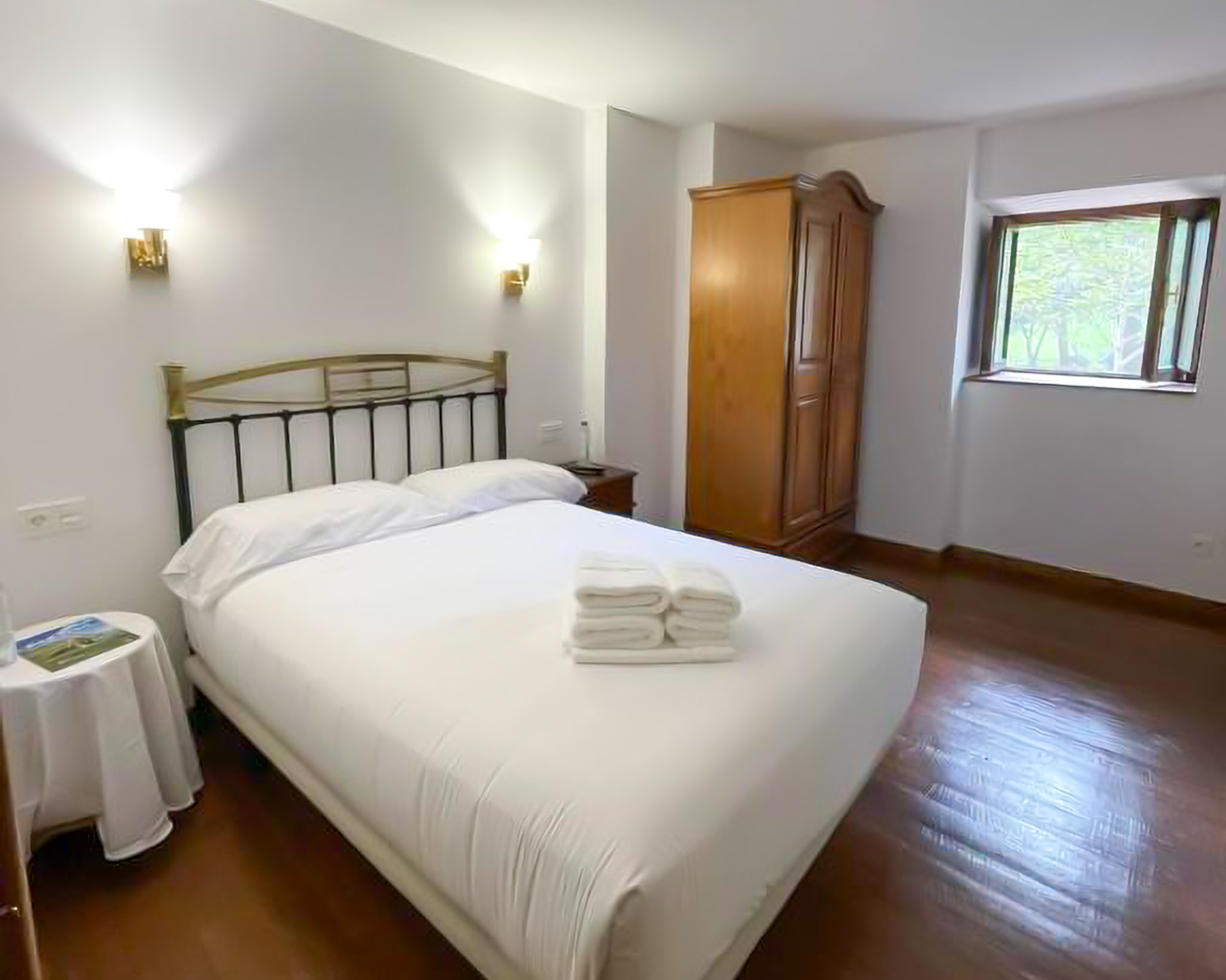 Hotel Castillo de Valdés Salas - 2