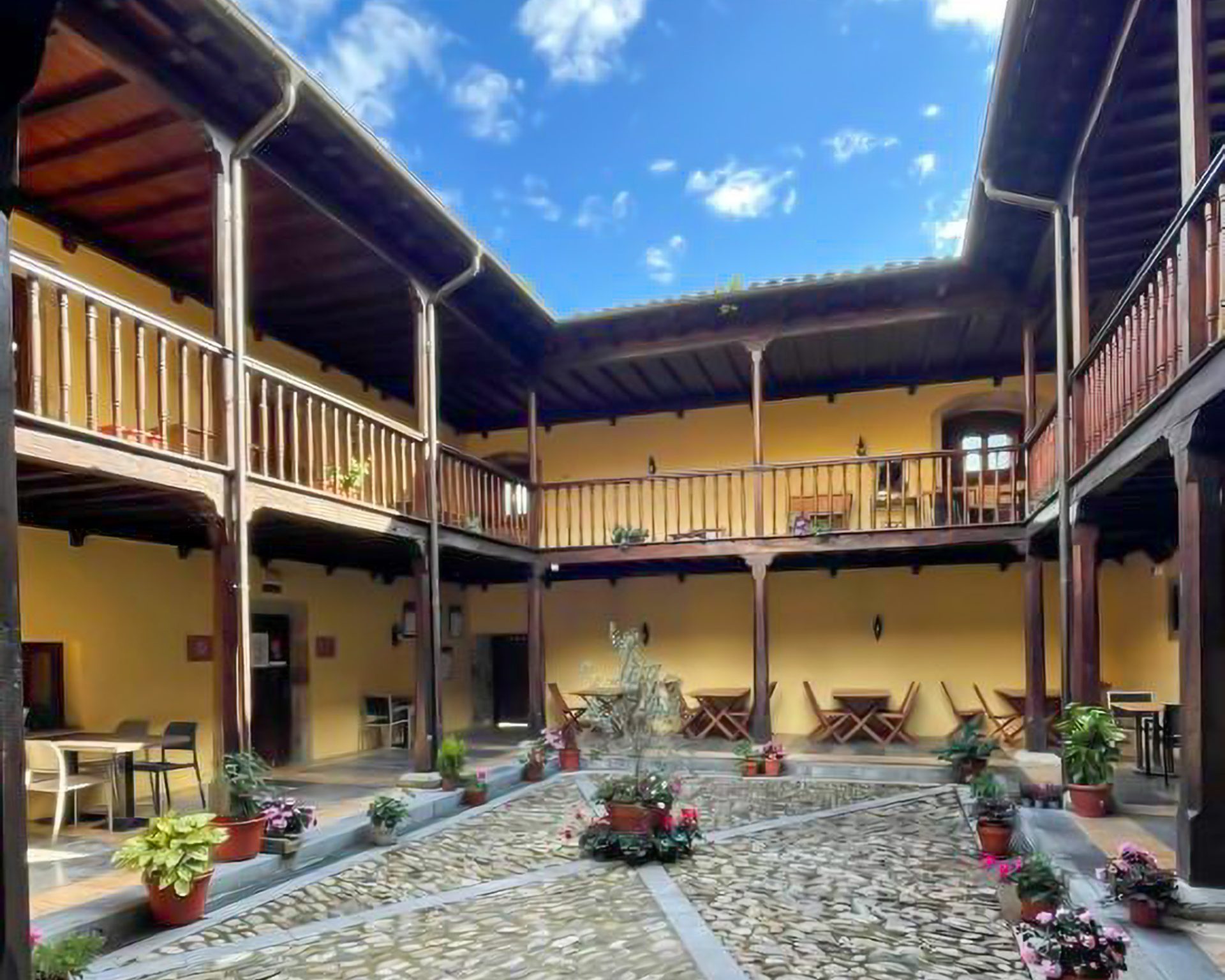 Hotel Castillo de Valdés Salas - 4