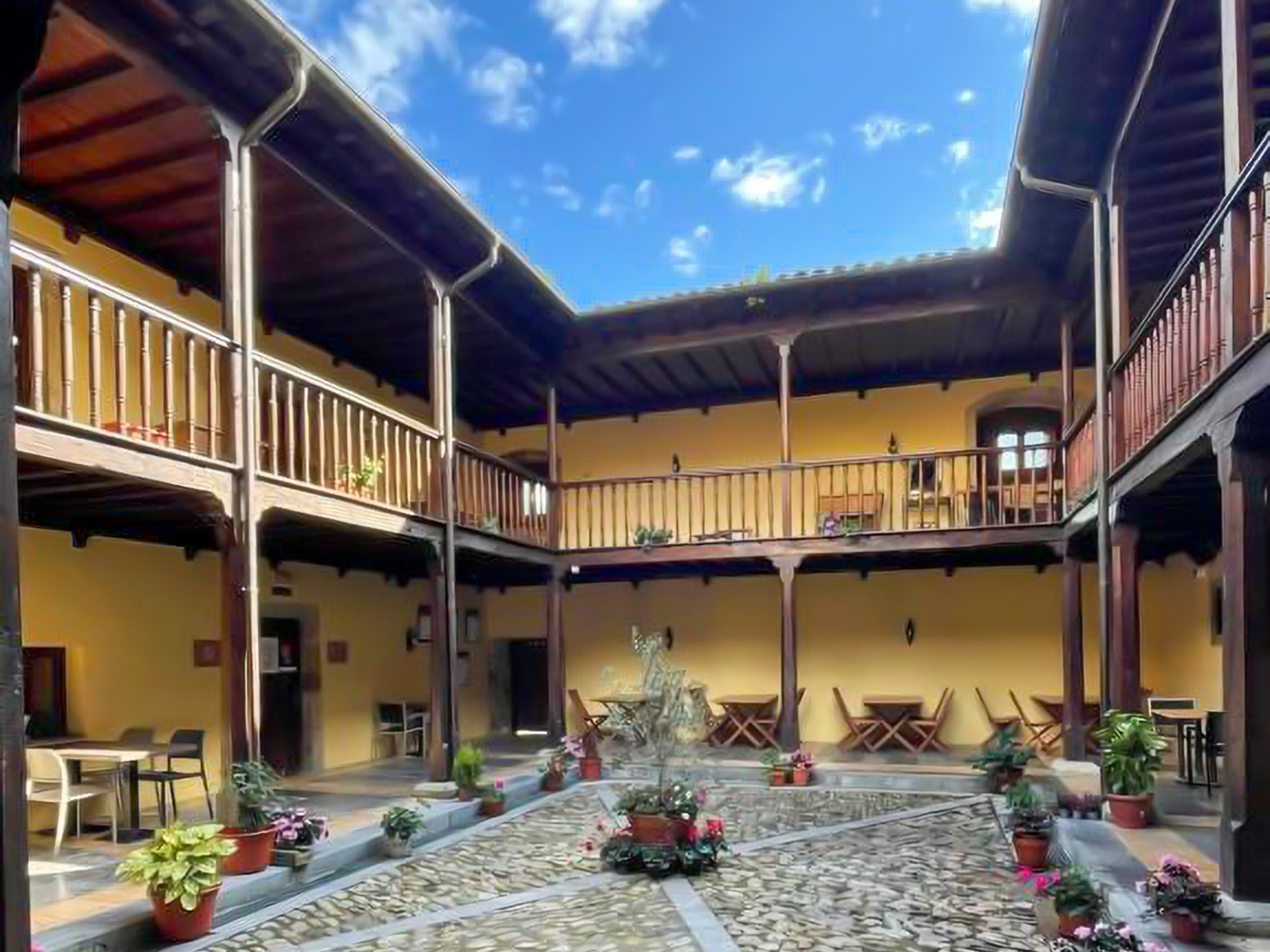 Restaurante Castillo Valdés Salas - 2